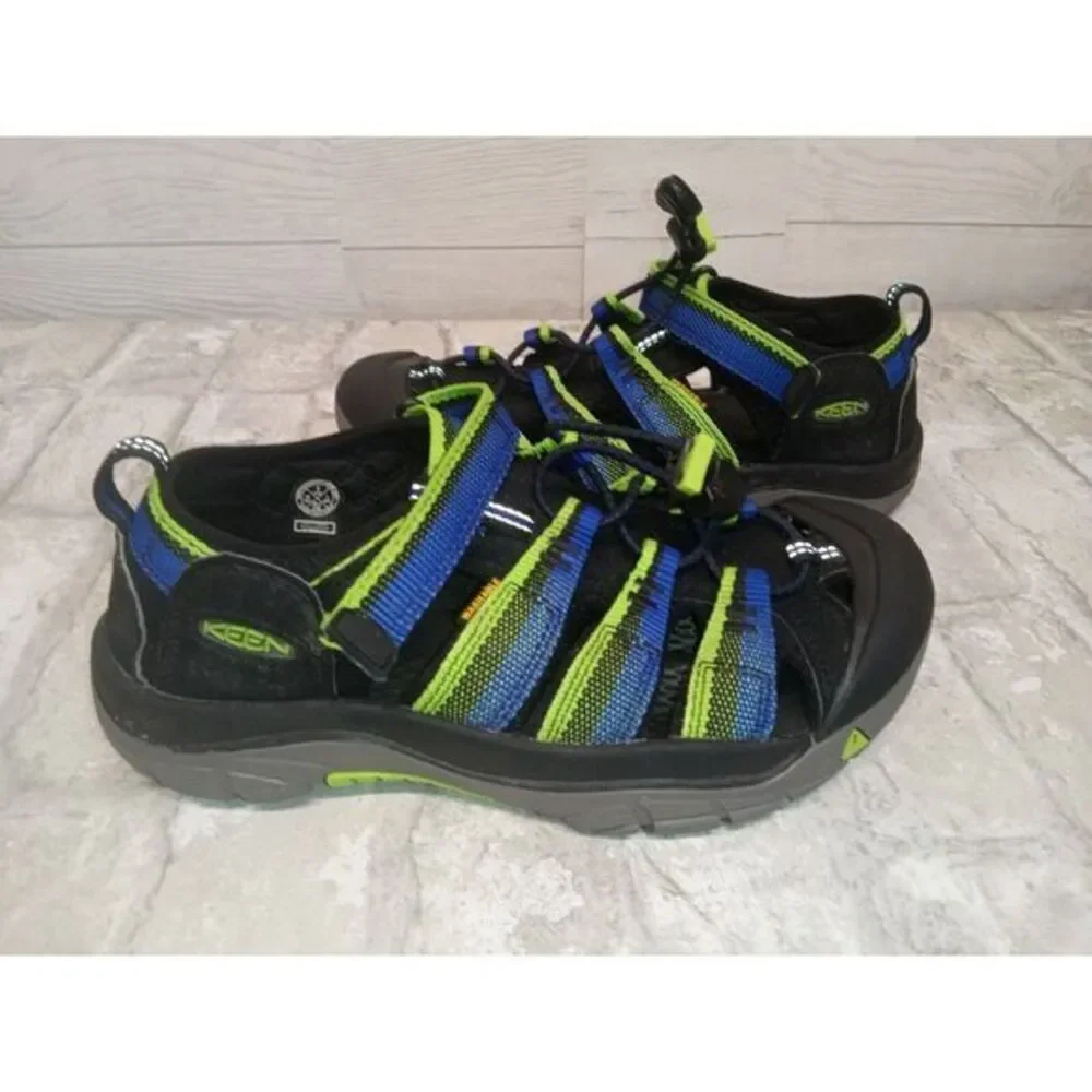 KEEN Newport H2 Sandals Big Kid Size 4 Heliotrope‎ Waterproof Hiking Trail Shoes